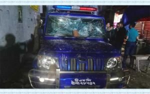 রাজধানীতে কিশোর গ্যাংয়ের তাণ্ডব: পুলিশের ওপর  হামলা, ১০২ জন আটক