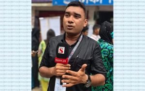 ঢাকা বিশ্ববিদ্যালয়ে সংবাদ সংগ্রহের সময় সাংবাদিকের মৃত্যু