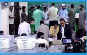 জাকসু :ভোট গ্রহণ শেষ হওয়ার ২০ ঘণ্টা পরও ভোট গণনা চলছে