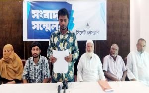 মৌলাটিকর গ্রামে ১০ পরিবারের যাতায়াতের রাস্তা বন্ধ করে দিয়েছে একটি চক্র