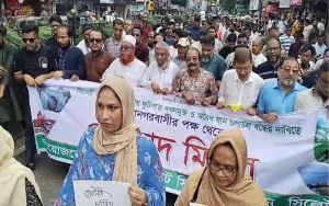 সিলেটে ব্যাটারিচালিত রিকশা বন্ধের দাবিতে আরিফুল হকের গণ-পদযাত্রা