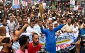 রাজনীতির মাঠে জনগণের ভালোবাসায় আমি মুগ্ধ: এমরান চৌধুরী