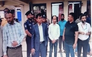 টিকিট কালোবাজারি কারসাজিতে জড়িতদের খুঁজে বের করে ব্যবস্থা নেওয়া হবে - ডিসি সারওয়ার আলম