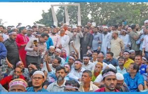 তিন দফা দাবিতে এমপিওভুক্ত শিক্ষক-কর্মচারীদের অবস্থান, সচিবালয় অভিমুখে লংমার্চ সম্ভাবনা