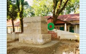 সুনামগঞ্জ সরকারি কলেজের শহীদ মিনার ভেঙ্গে নির্মাণ হচ্ছে স্মারকস্তম্ভ, শিক্ষার্থীদের ক্ষোভ