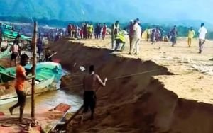 যাদুকাটা নদীর  বালু লুটে আলোকচিত্রী  আলী হোসেনও  আসামি