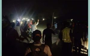 থাপ্পড়ের ঘটনাকে কেন্দ্র করে কুমিল্লা-সিলেট মহাসড়কে  সংঘ*র্ষে তিন ঘণ্টা যান চলাচল বন্ধ