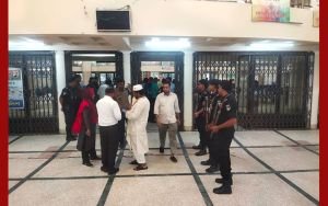 টিকিট কালোবাজারি রোধে বিশেষ অভিযান, ২৫ জন যাত্রীকে জরিমানা