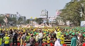 আলিয়া মাঠে মানুষের ঢল : উৎসবের নগরী সিলেট