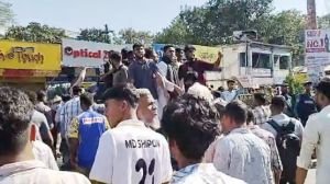 সিলেটে ডিপ্লোমা শিক্ষার্থীদের সড়ক অ ব রো ধ : যানজট