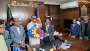 প্রশাসকের দায়িত্ব নিলেন কাইয়ুম চৌধুরী: সিসিককে গতিশীল করার প্রতিশ্রুতি