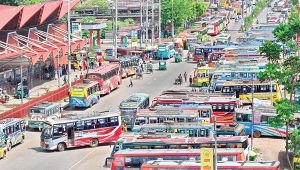 সিলেট-ঢাকা মহাসড়ক পাড়ি দেয়াই বড় চ্যালেঞ্জ: ঈদযাত্রায় শ/ঙ্কা