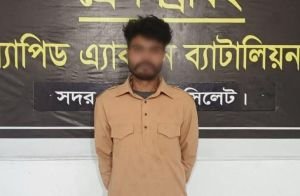 সিলেটে এবার সাংবাদিকের বাড়িতে ডা/কা/তি, আ-ট-ক এক