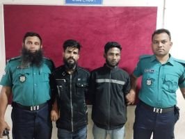 রিকাবীবাজারে চলন্ত সিএনজিতে ছিন/তাই: ভুক্তভোগীর চিৎকারে আ/টক ২