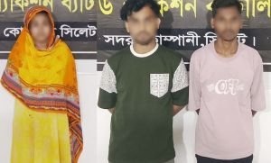 সিলেটে বাসের ভেতর থেকে এক নারীসহ ৩ জন ধরা