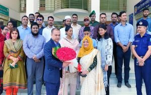 প্রবাসীরা চাইলে বাড়ি পাহারায় মিলবে আনসার সদস্য: সিলেটের ডিসি মামুন 