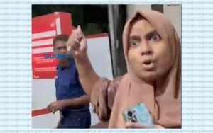 টিকিট কালোবাজারির অভিযোগে আটক পুলিশের ভিডিও করায় সাংবাদিককে হ/ত্যা/র হুমকি!