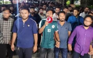 মৌখিক পরীক্ষার নম্বর বাড়ানোর সিদ্ধান্তের সমালোচনা ও প্রতিবাদ