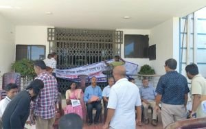 সিলেট কৃষি বিশ্ববিদ্যালয়ে উপাচার্যের অপসারণ দাবিতে চতুর্থ দিনের অবস্থান কর্মসূচি চলছে
