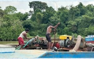 সিলেটে অবৈধ বালু উত্তোলনের ৮টি ড্রেজার ধ্বংস
