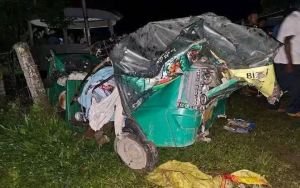 মৌলভীবাজারে বাসের ধাক্কায় প্রাণ গেলো সিএনজির ৩ যাত্রীর