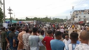 সিলেটে নবীনদের ফুল-কলম দেওয়া নিয়ে ছাত্রদল-ছাত্রশিবির সংঘর্ষ, আহত ৫০