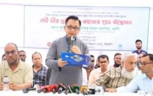 ‘গরমে মুরগি ডিম কম দেয়’-বাণিজ্যমন্ত্রীর এমন বক্তব্যের পরই হালিতে বাড়লো ৭ টাকা