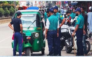 সিলেটে সড়কে শৃঙ্খলা ফেরাতে পুলিশের অভিযান