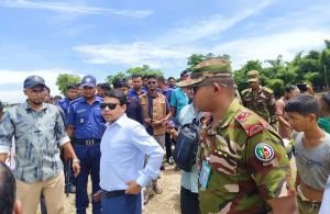 জাফলং এর অবৈধ বালু আটক করলেন গ্রামবাসী, ছাড়ালেন প্রশাসন!