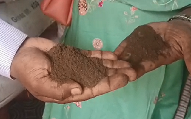 শ্রীমঙ্গল শহরে চা বোর্ডের ভ্রাম্যমাণ আদালতে জব্দ ভেজাল চা।