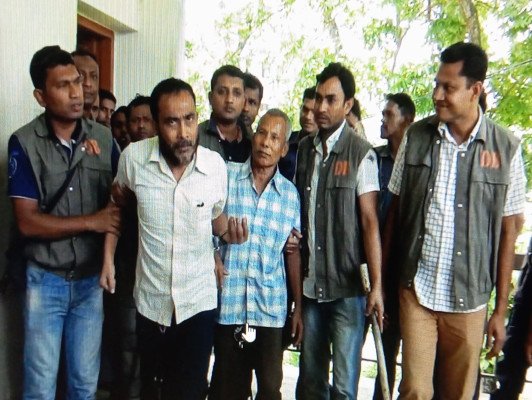 ফাইল ছবি: উলফা নেতা রঞ্জন চৌধুরী ও তাঁর সহযোগী প্রদীপ মারাক