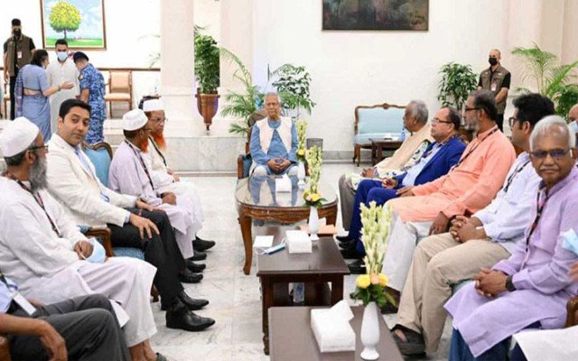 রাষ্ট্রীয় অতিথি ভবন যমুনায় প্রধান উপদেষ্টার সঙ্গে ১৪টি রাজনৈতিক দল ও জোটের বৈঠক (ছবি: সংগৃহীত)।