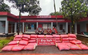 বিজিবি-সেনা অভিযানে আড়াই কোটি টাকার ভারতীয় পণ্য আটক