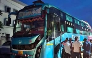 বাসভর্তি তরুণীকে পাচারের চেষ্টা, পুলিশি তৎপরতায় উদ্ধার ৩৪ জন