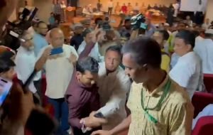 অনুষ্ঠান থেকে মারধর করে বের দেওয়া হল জুলাইযোদ্ধাকে