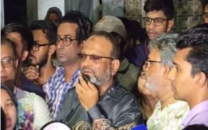 ঢাবির হলে রাজনীতি নিষিদ্ধ, প্রক্টরের আশ্বাসে থামল বিক্ষোভ