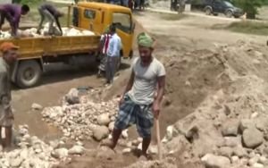 মাটি ও বালু চাপা দিয়ে আড়াল করা লুটের পাথর উদ্ধার অভিযান শুরু