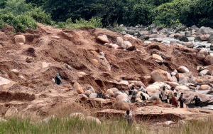 রাংপানি পর্যটন স্পটও পাথর ডাকাতের কবলে