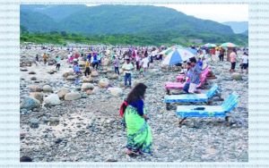 সাদাপাথরে ফিরছে আগের সৌন্দর্য